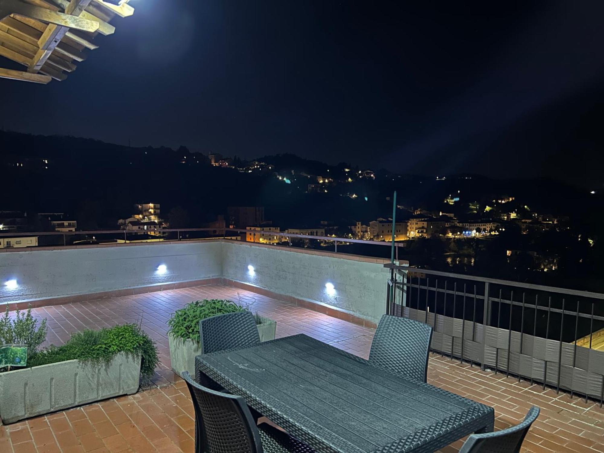 Incisa in Val d'Arno Sesto Piano Apartment מראה חיצוני תמונה